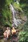 Знаменитая Тридцатка, привал у водопада на переходе приют Бабук-аул - приют Солох-аул (седьмой день маршрута). Справа Яна Торопова.