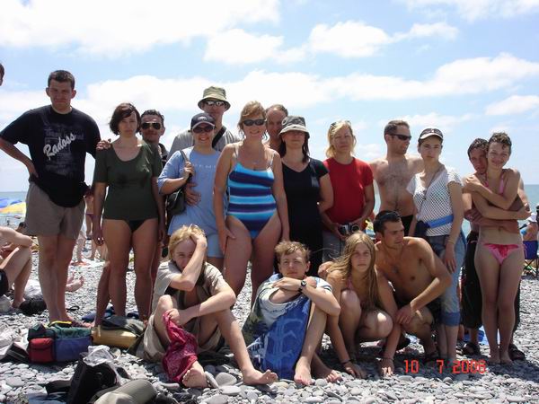Пляж в Дагомысе, группа Знаменитой Тридцатки - фото от СВ-Астур