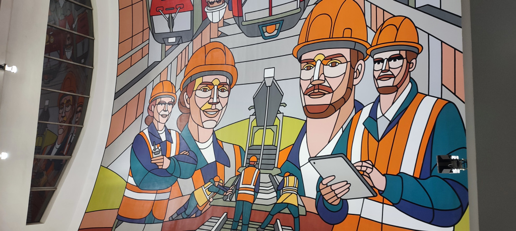 Панно к 50-летию строителям БАМа на Ярославском вокзале в Москве