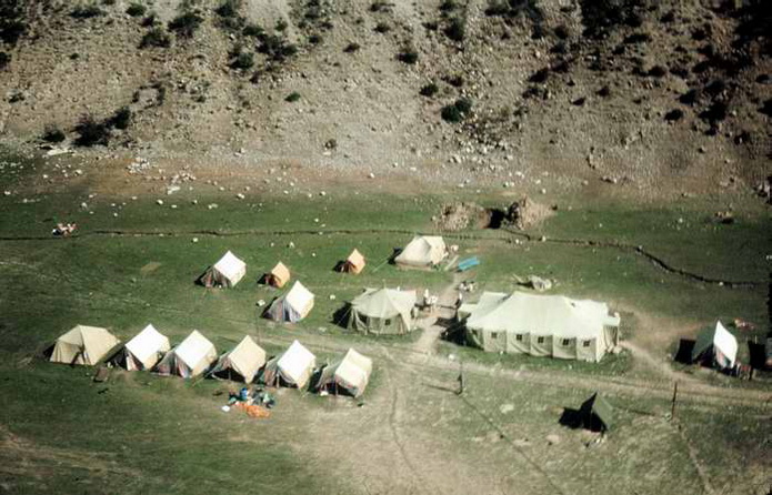 Базовый палаточный лагерь в горах