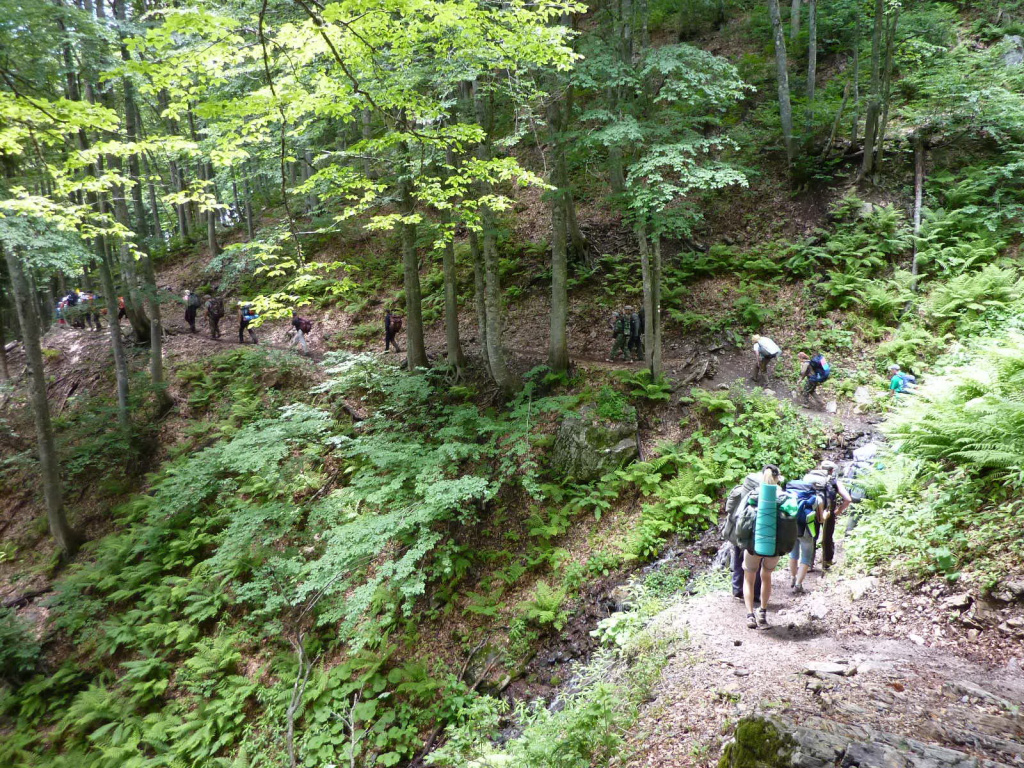 маршрутный туризм, поход через горы к морю маршрут 30