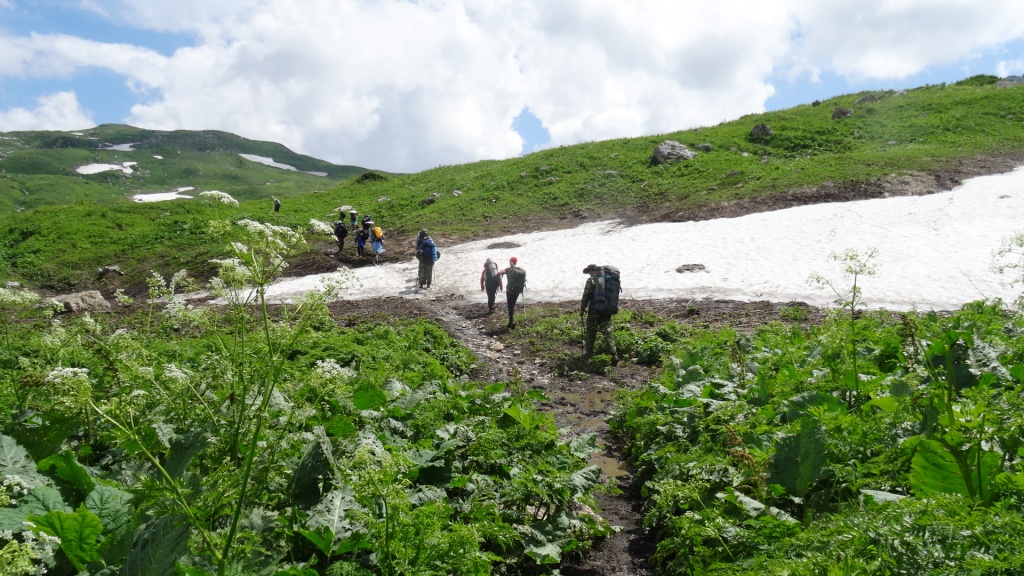 Поход в горах Тридцатка от СВ-Астур, поход через горы к морю