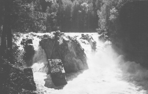 Река Снежная, Водопад Хармын-Дулю