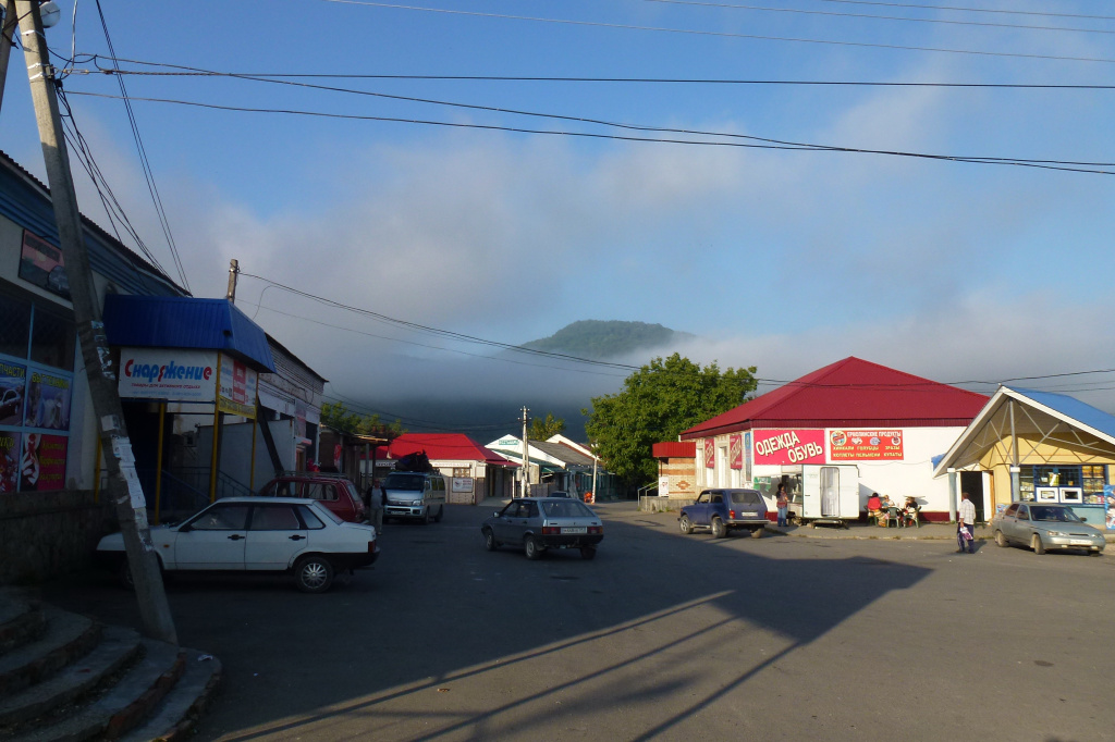 Торговая площадь в Каменномостском (Хаджох)
