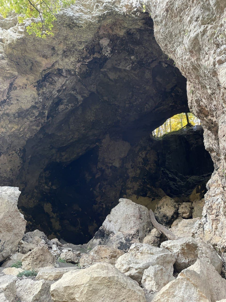 Фото Сквозной пещеры в Адыгее