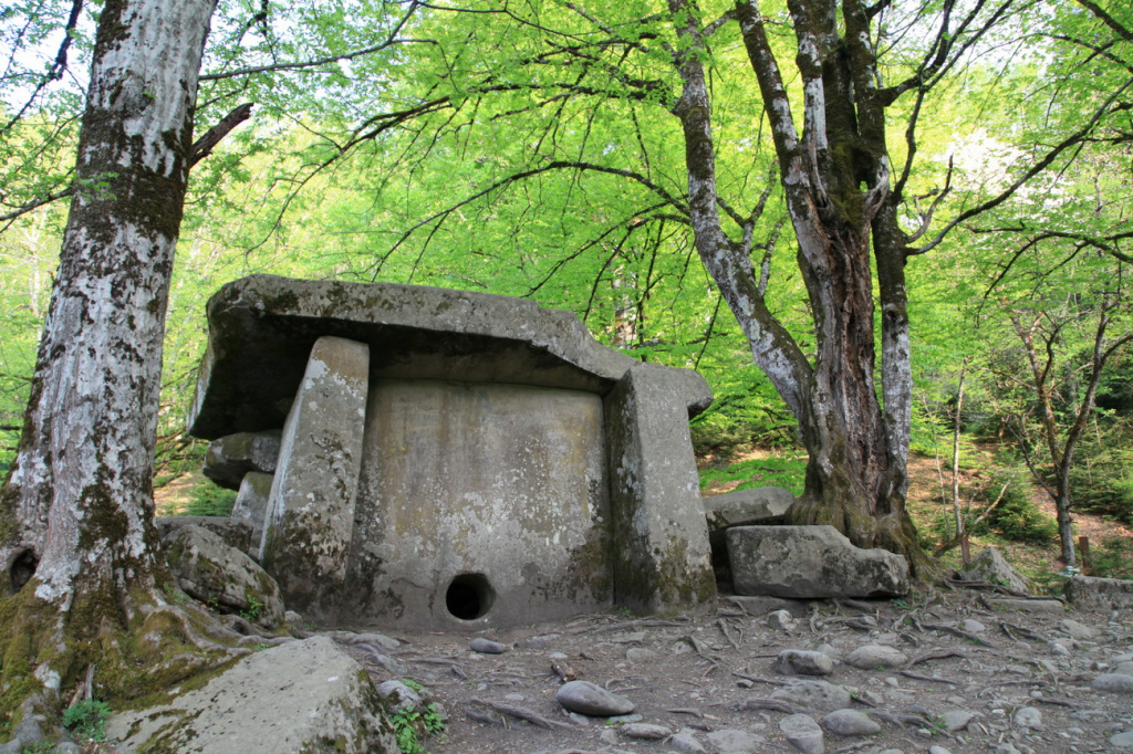 Поселок Гузерипль, Дольмен