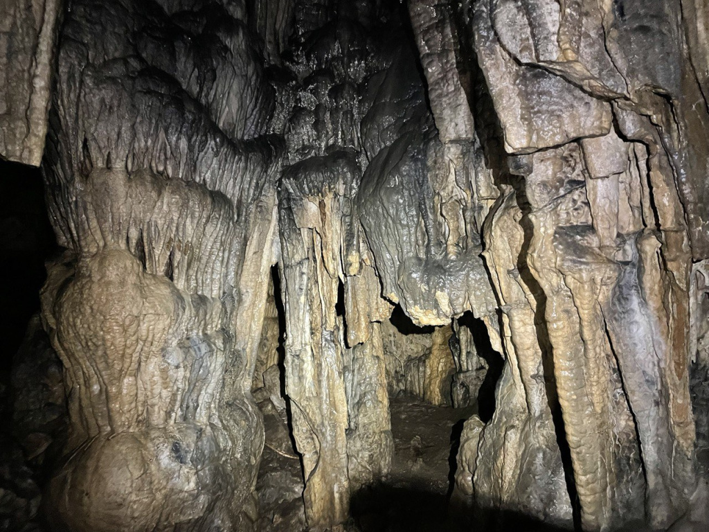 Пещера Озерная Лагонаки - натечные образования