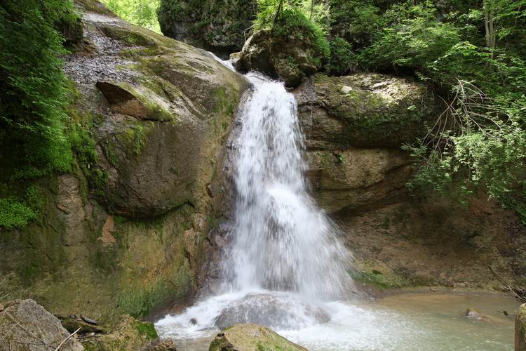 Водопад Наковальня в Мешоко, Адыгея