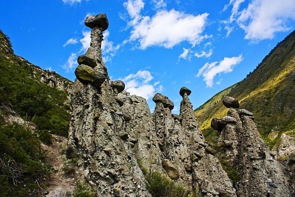 Каменные грибы на Алтае