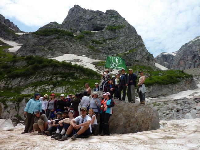 Группа маршрута 30 на леднике горы Фишт