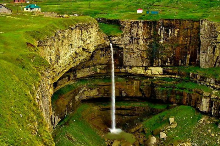Dagestan-Tobot-Falls.jpg