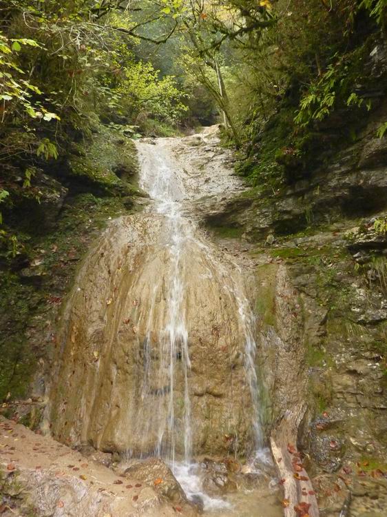 водопад в ущелье Гуамское