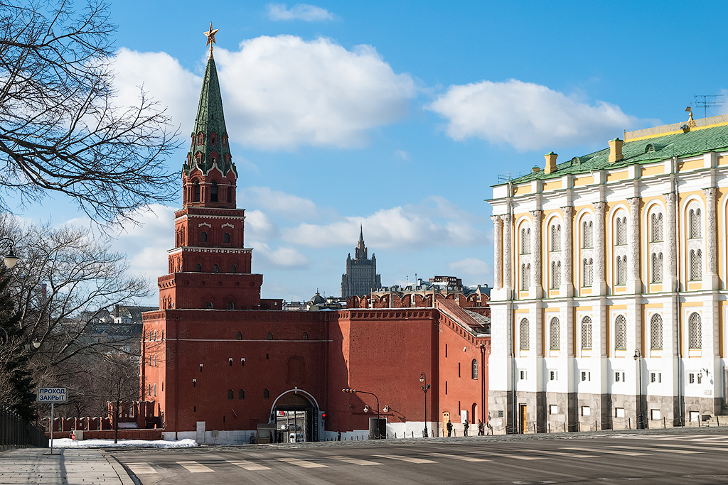 Боровицкая башня Московского Кремля. Фото, история, описание Боровицкой башни Кремля