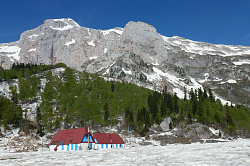 Горный тур приют Фишт в Адыгее весной