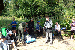 Туристский привал, тур маршрут 30 через горы к морю поход из Адыгеи