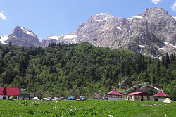 Горный лагерь, маршрут 30 через горы к морю для начинающих  туристов