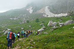 Горный поход тур маршрут 30 через горы к морю