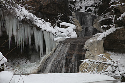 Зимний водопад в Адыгее, туры в Адыгее зимой