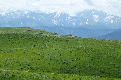 Панорама гор на маршруте 30 через горы к морю