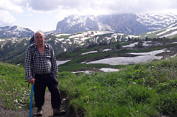 Фото турист в горах