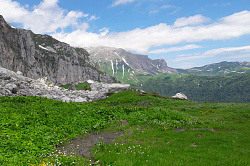 Пейзаж природы, маршрут 30 через горы к морю легендарная 30-ка
