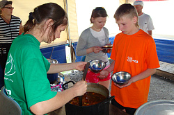 Обед туристов, поход 30-ка через горы к морю