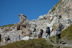 Легендарная Тридцатка тур маршрут через горы к морю пеший горный поход