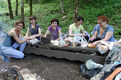 Девушки на отдыхе, тур по маршруту 30, активный отдых на Юге России