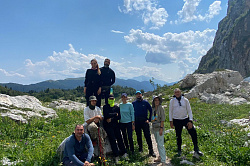 Знаменитый маршрут 30 через горы к морю