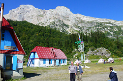 Тур приют Фишт на маршруте 30 через горы к морю