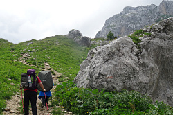 Поход по тур маршруту 30 через горы к морю пешком их Адыгеи в Сочи