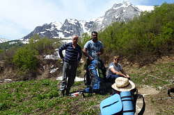 Активный туризм в горах весной,