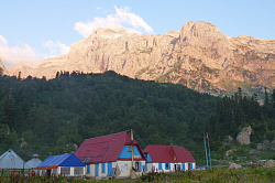 Утро в горах, маршрут 30 через горы к морю легендарная 30-ка тур