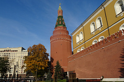 Угловая Арсенальная башня московского кремля, экскурсии по Москве
