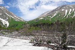 Весна в горах, фото на туристском маршруте 30 через горы Адыгеи к морю