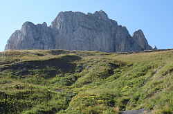 Скалистая гора, маршрут 30 через горы к морю