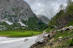 Природа на маршруте 30 через горы к морю