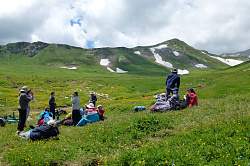 Привал в походе через горы к морю, маршрут 30