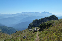 Представляем фото красивые горы Кавказа и Адыгеи в горном курорте Хаджох. Из Хаджоха начинается маршрут  Знаменитая Тридцатка - легендарный маршрут 30. Горы в этой части Кавказа не очень высокие, но чрезвычайно красивые.
