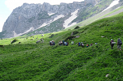 Спортивный туризм, поход по маршруту 30 через горы к морю, с ночевками в горных приютах