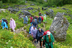 Тур поход по горному маршруту 30 через горы к морю