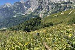 Тропа маршрута 30 через горы к морю - основной поход