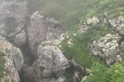 Карстовая воронка, маршрут 30 через горы к морю