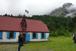 Приют Фишт тур маршрут через горы к морю пеший поход