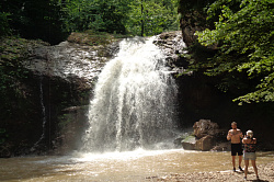 Водопад в горах Адыгеи, ущелье Руфабго после дождя