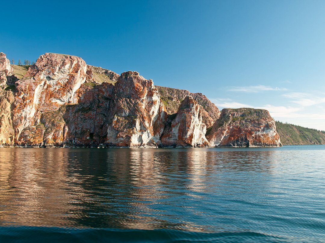 Байкал цена. Озеро Байкал остров Ольхон. Затерянная бухта Байкал. Тур на остров Ольхон. Озеро Байкал остров Ольхон летом тур.