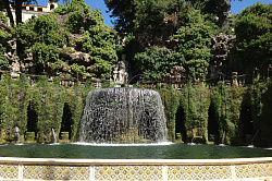 Фото Италии / Красивый фонтан в Италии