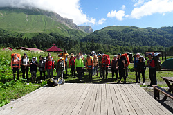 Поход в альпийской зоне, маршрут 30 через горы к морю пеший тур