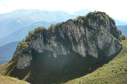 Пейзаж на маршруте 30 через горы к морю тур поход 30-ка