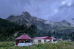 Приют Фишт, маршрут легендарная тридцатка через горы к морю